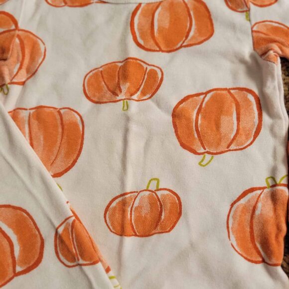 2 Pairs Girl's 18 Months Carters Pajamas - Picture 3 of 4